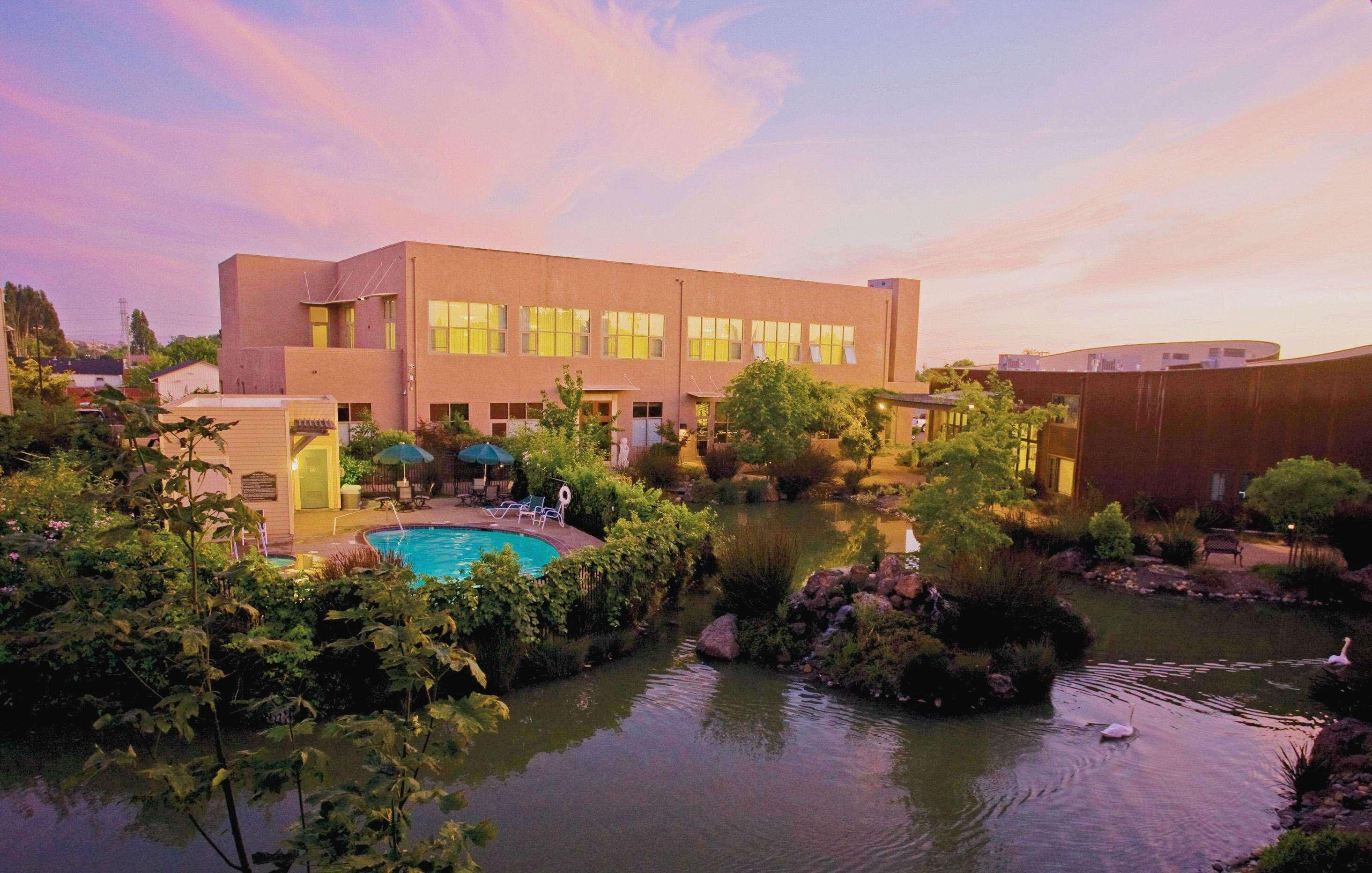 Doubletree By Hilton Napa Valley - Американ Кениън Екстериор снимка